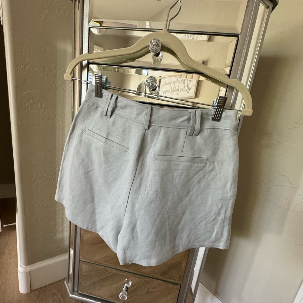PAIGE LIGHT BLUE LINEN SHORT SIZE 0 - Picture 3 of 5